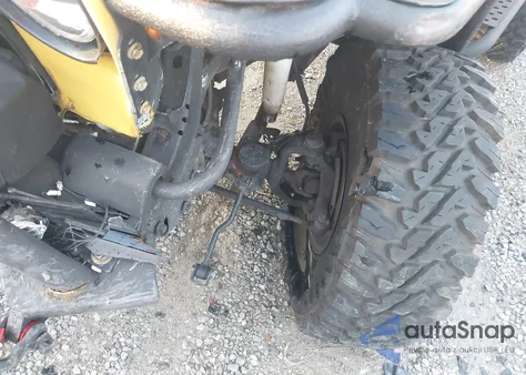 1999 Jeep Wrangler Sport z USA, uszkodzony, nr VIN 1J4FY19SXXP475549